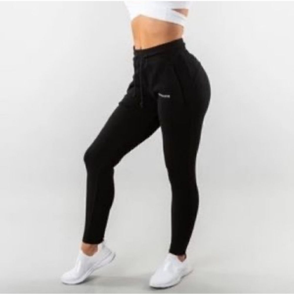 Alphalete Essential Core Joggers
